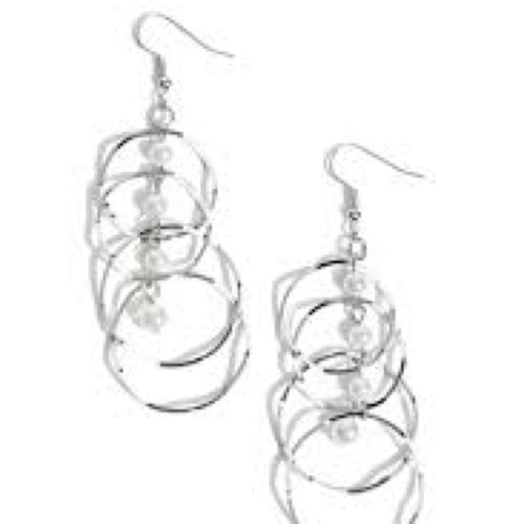 Paparazzi Pearl Palooza White Earrings - Picture 3 of 3